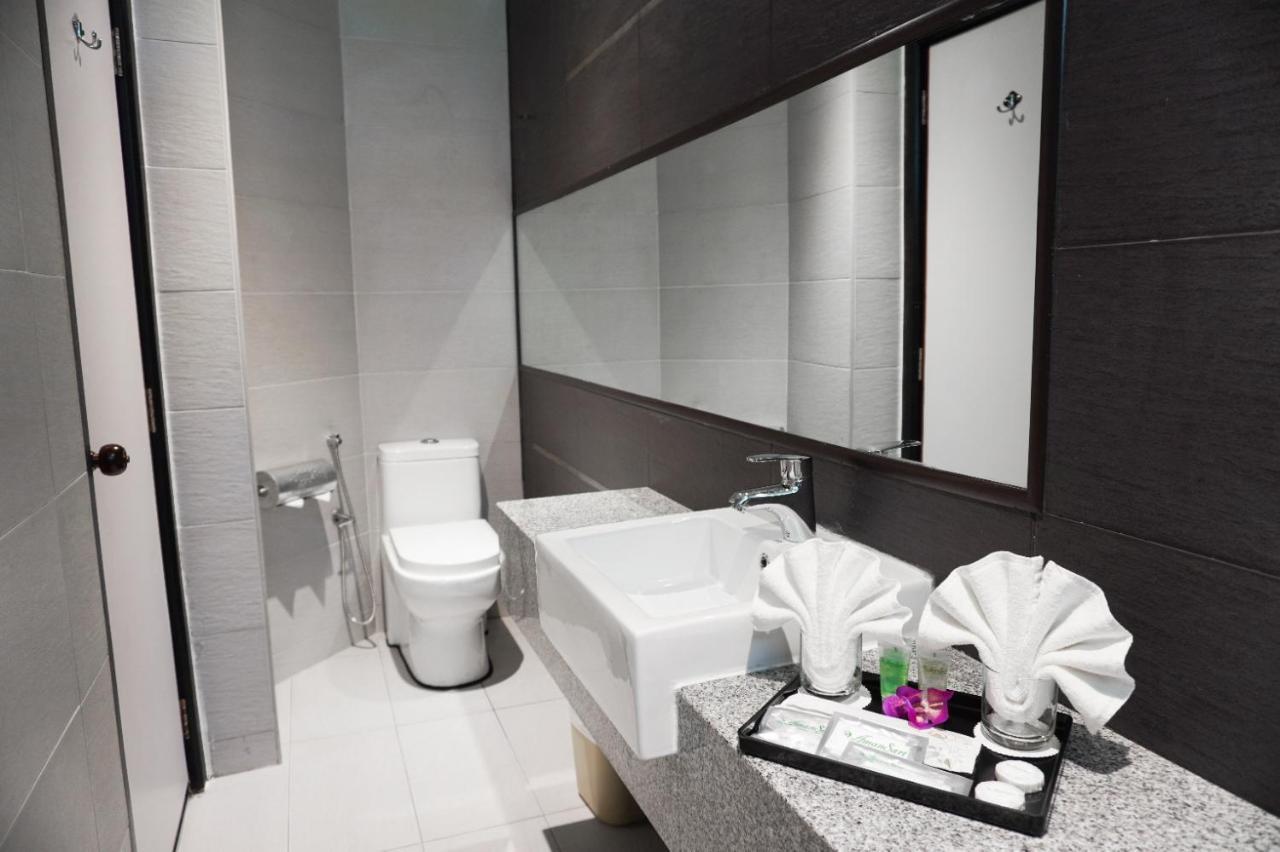 Amansari Residence Resort Johor Bahru Buitenkant foto