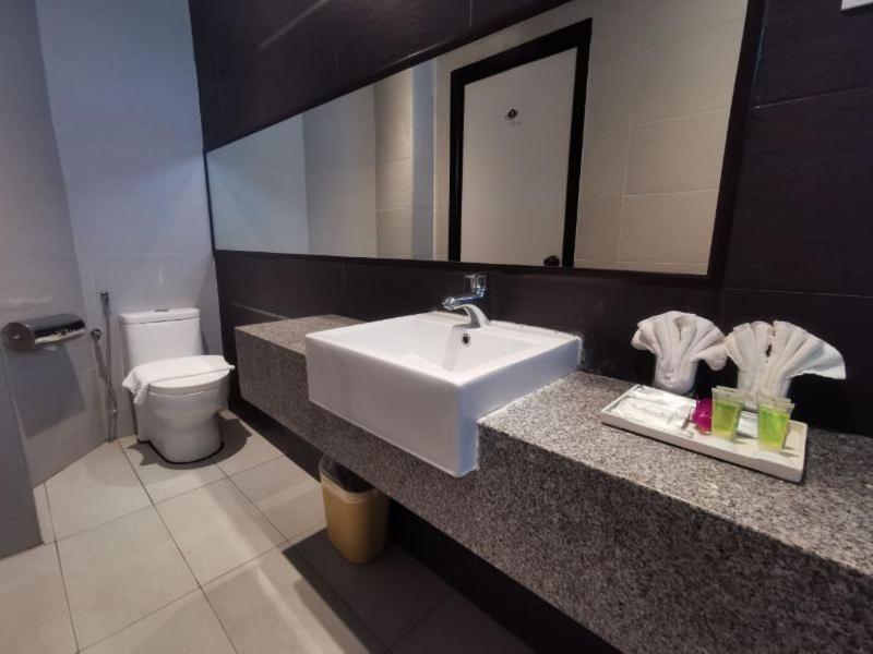 Amansari Residence Resort Johor Bahru Buitenkant foto