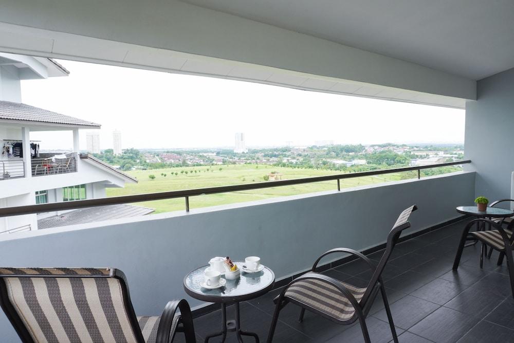 Amansari Residence Resort Johor Bahru Buitenkant foto