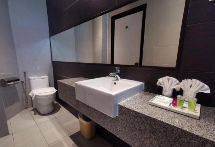 Amansari Residence Resort Johor Bahru Buitenkant foto
